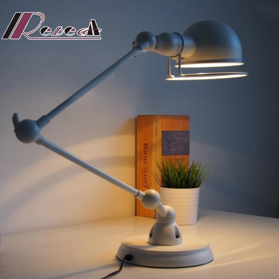 Simple Design Modern Iron Small Table Lamp for Living Room