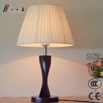Classical Wood Body White Beige Fabric Shade E27 Table Lamp